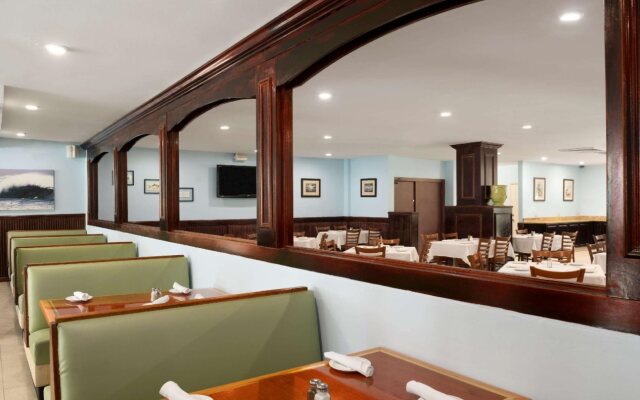 Collins Hotel Naples