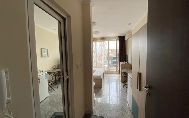 Private Cozy Studio Admiral Plaza C53