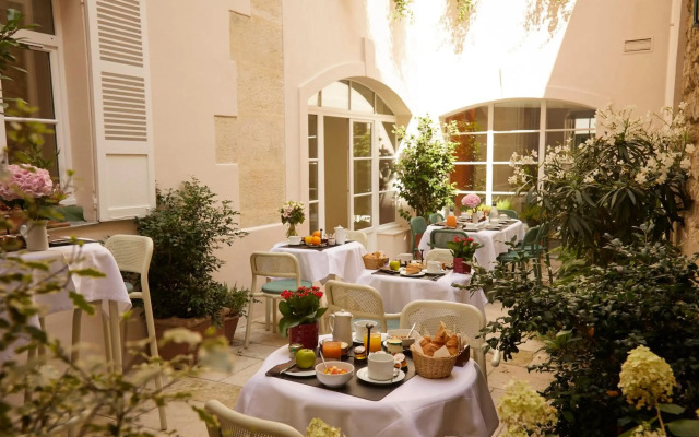 Hotel Le Clos Medicis