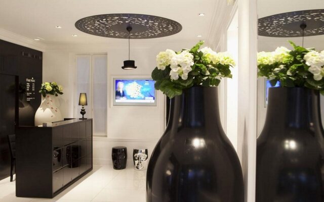 First Hotel Paris Tour Eiffel