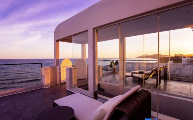 That sea in Sanya The sea infinity pool designer Meisu