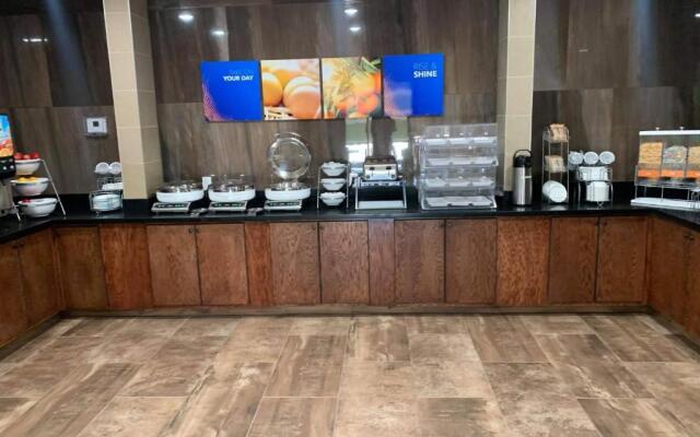 Comfort Suites West Monroe near Ike Hamilton Expo Center