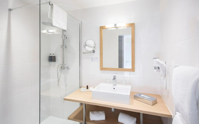 Hôtel de L'Abbaye Le Tronchet - Handwritten Collection