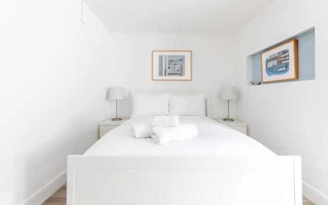 Sleek & Well-connected Studio Flat Archway!