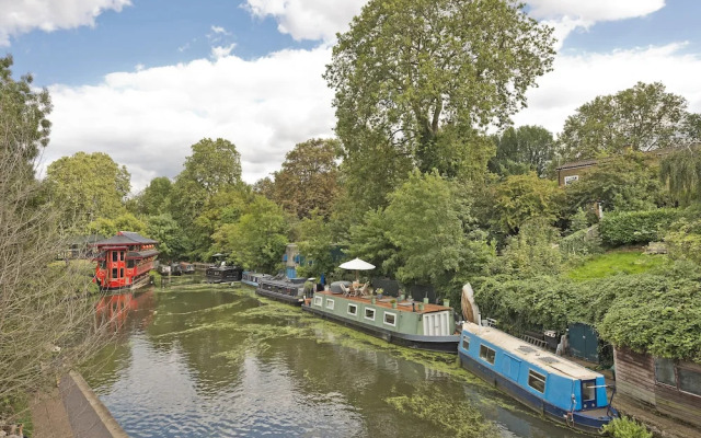 Superb Studio Apartment With Garden Views Near Camden