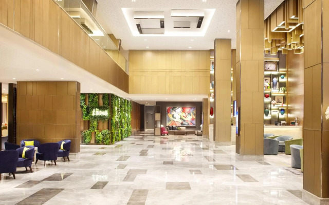Four Points by Sheraton Surabaya, Tunjungan Plaza