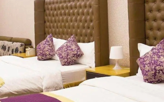 Tamrac International Apartment