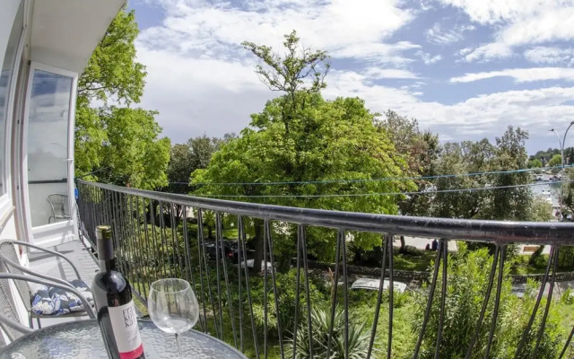 Bright and Breezy Apartment With Terrace and Sea View