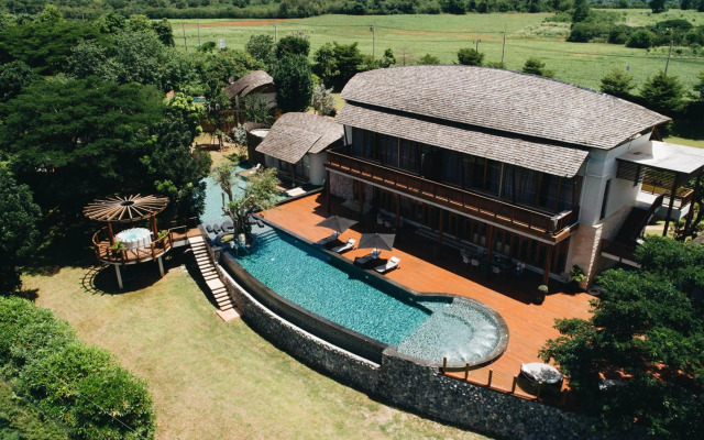 Boribot Pool Resort
