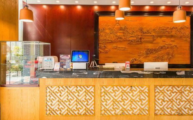 Canal Jingdian Apartment