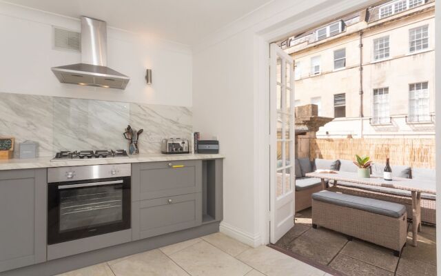 Crescent Mews