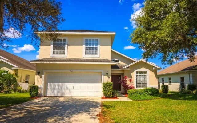 Linda's Pinewood Villa 4 Bedroom Home