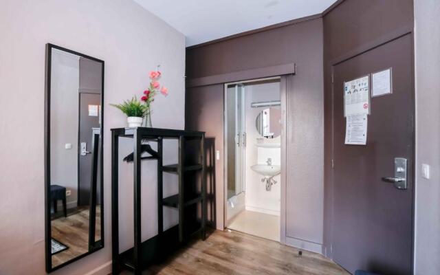 Hotel Rose Red
