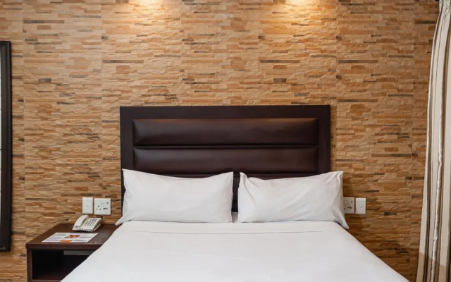 Bayside Hotel & Self Catering 110 West Street