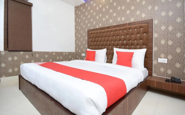 FabHotel Platinum Inn & Suites