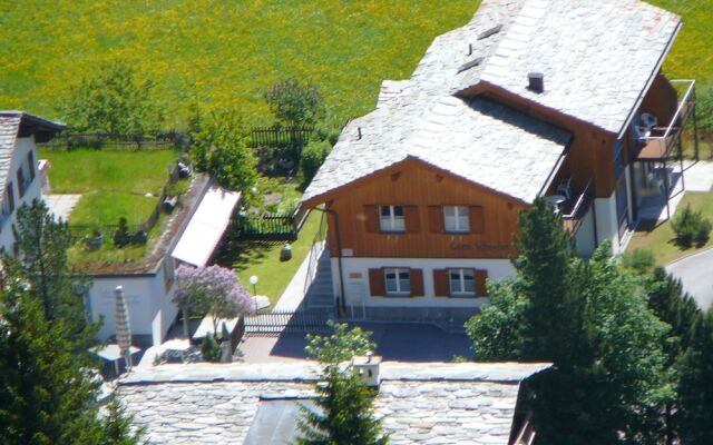 Schnider Bed&Breakfast & Café