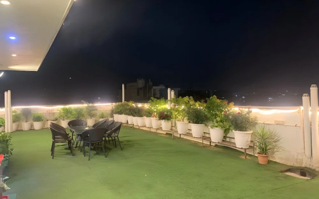 Hotel Aerostar Gold Near Yashobhoomi