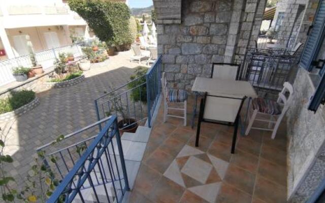 Taletos Apartments & Studio