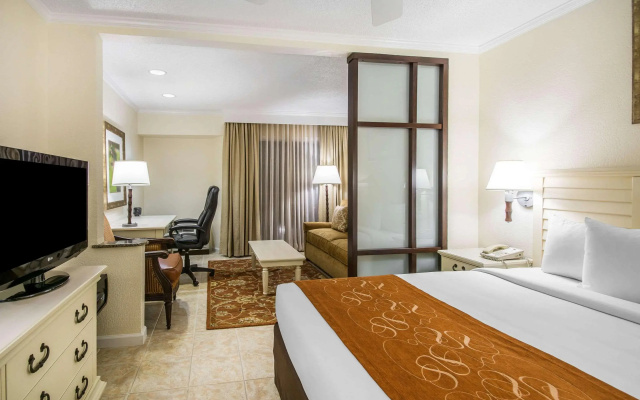 Comfort Suites Paradise Island