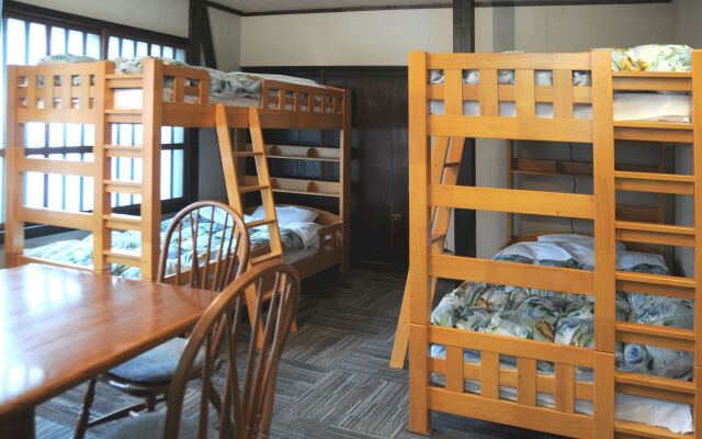 Sakura Guest House - Hostel