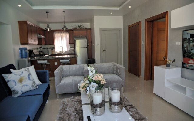 Modern & Private Tropical Villa in Gated Community Minutes From the Beach