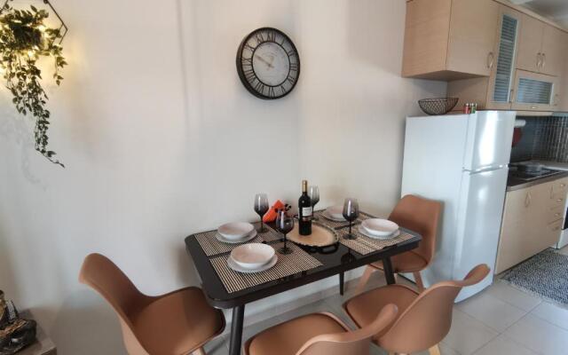 Iris Deluxe Suites 1