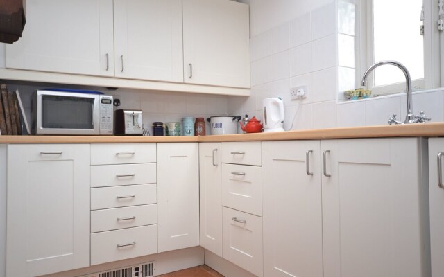 Downgate Villa, Petersfield 489346