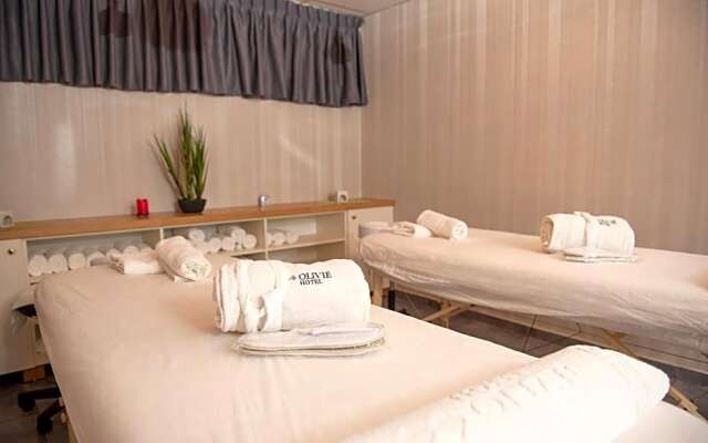 Ramada Olivie Nazareth