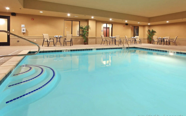 Holiday Inn Express Hotel & Suites Texarkana East by IHG