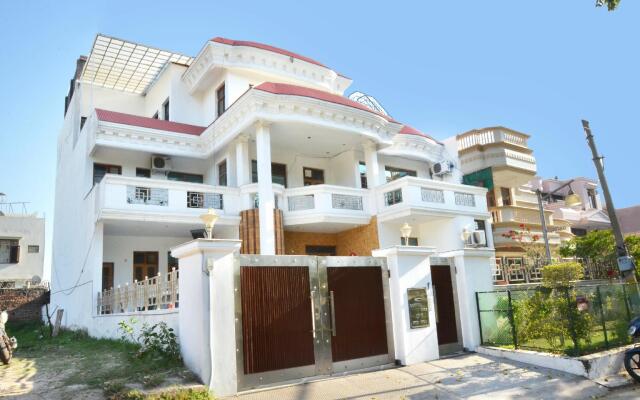 OYO 8492 New Star House