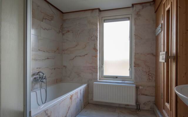 Detached Villa With Fireplace, Beach Within Walking Distance