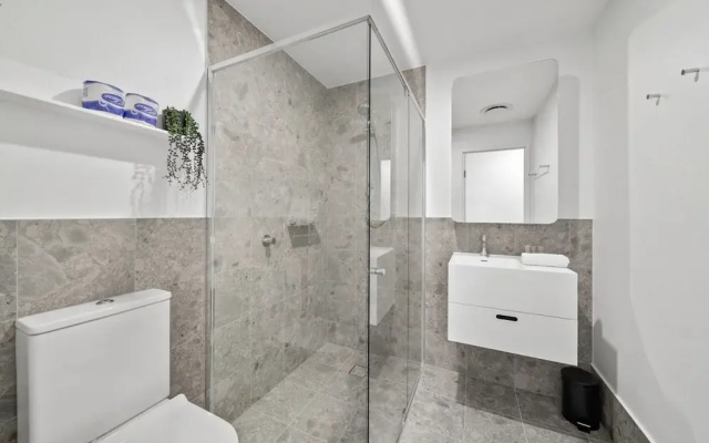 Bright 2-bed Apartment With Gym, BBQ & Pool Access