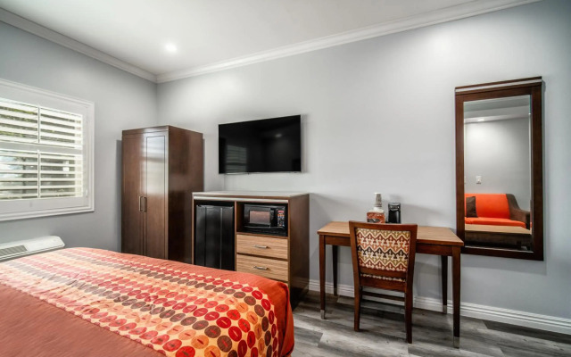 Rodeway Inn & Suites Pasadena