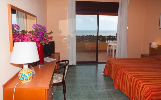 Conte Di Cabrera Hotel Club