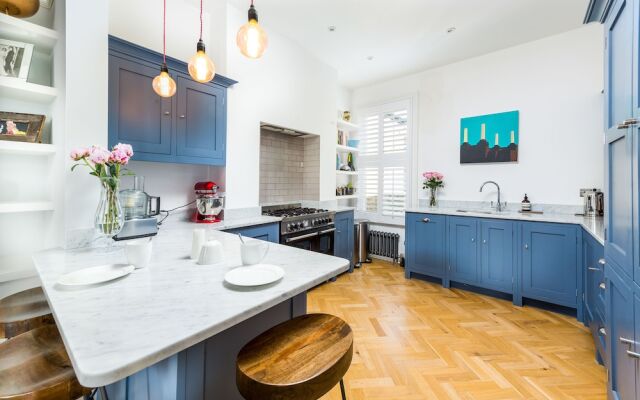 Blissful Battersea Home by Clapham Common
