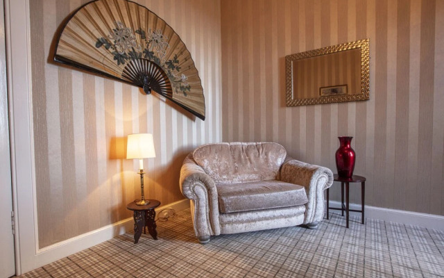 Newton Manor House -7 Bedroom House