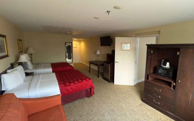 Ramada by Wyndham Seekonk Providence Area