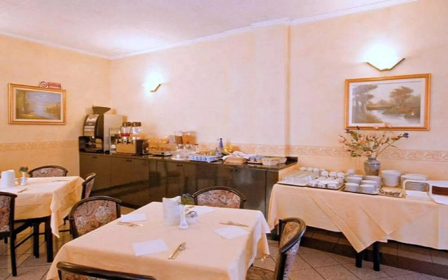 Piccolo Hotel