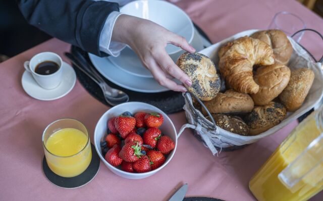 Euro Edens Bed & Breakfast