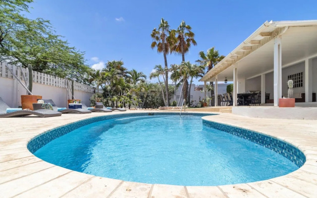 4br4ba w Private Pool Walking Distance to Ritz
