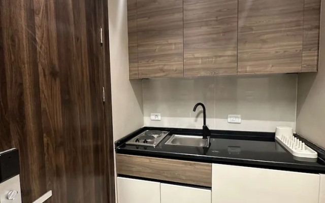 Charmig Amman Apartment With Modern Amenities