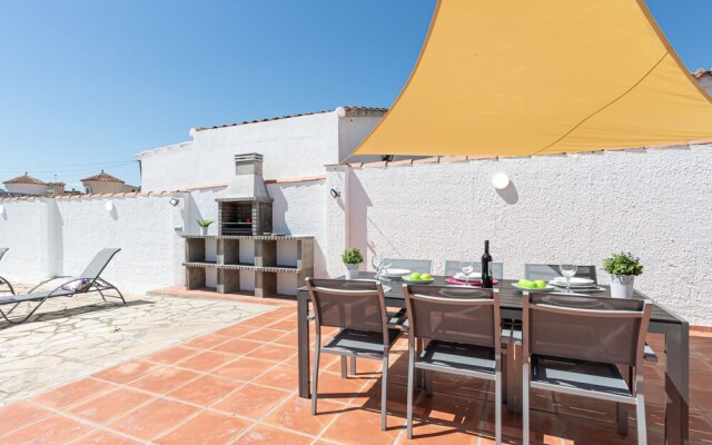 Modern Villa with Private Pool in Empuriabrava
