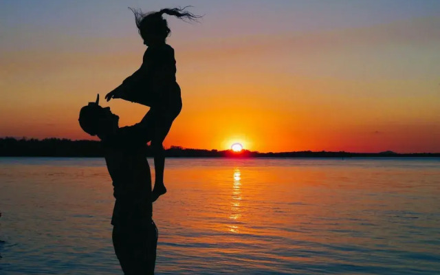 Coomera Houseboat Holidays