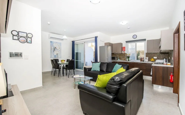 The Hillock North B6