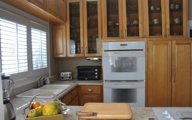 Long Island Breeze Compound 6 Bedroom Home