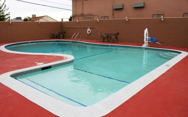 Red Roof Inn Philadelphia - Oxford Valley