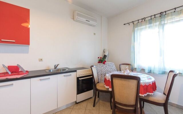 Apartment Lucia & Holiday Home Nino