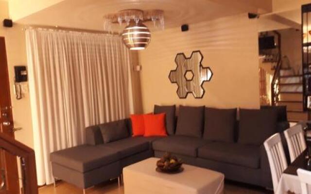 3BR Townhouse in Cainta along Sumulong Hiway