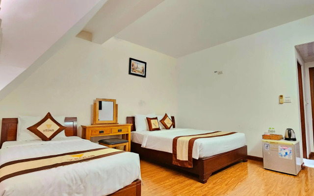 Venus Hotel - Massage & Sky Bar