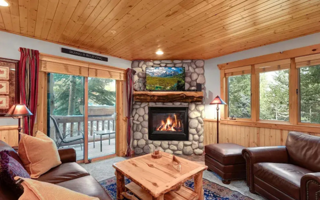 Timber Wolf Lodge 10d 2 Bedroom Condo by RedAwning
